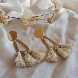 photo boucles d'oreilles Frida ecru dore