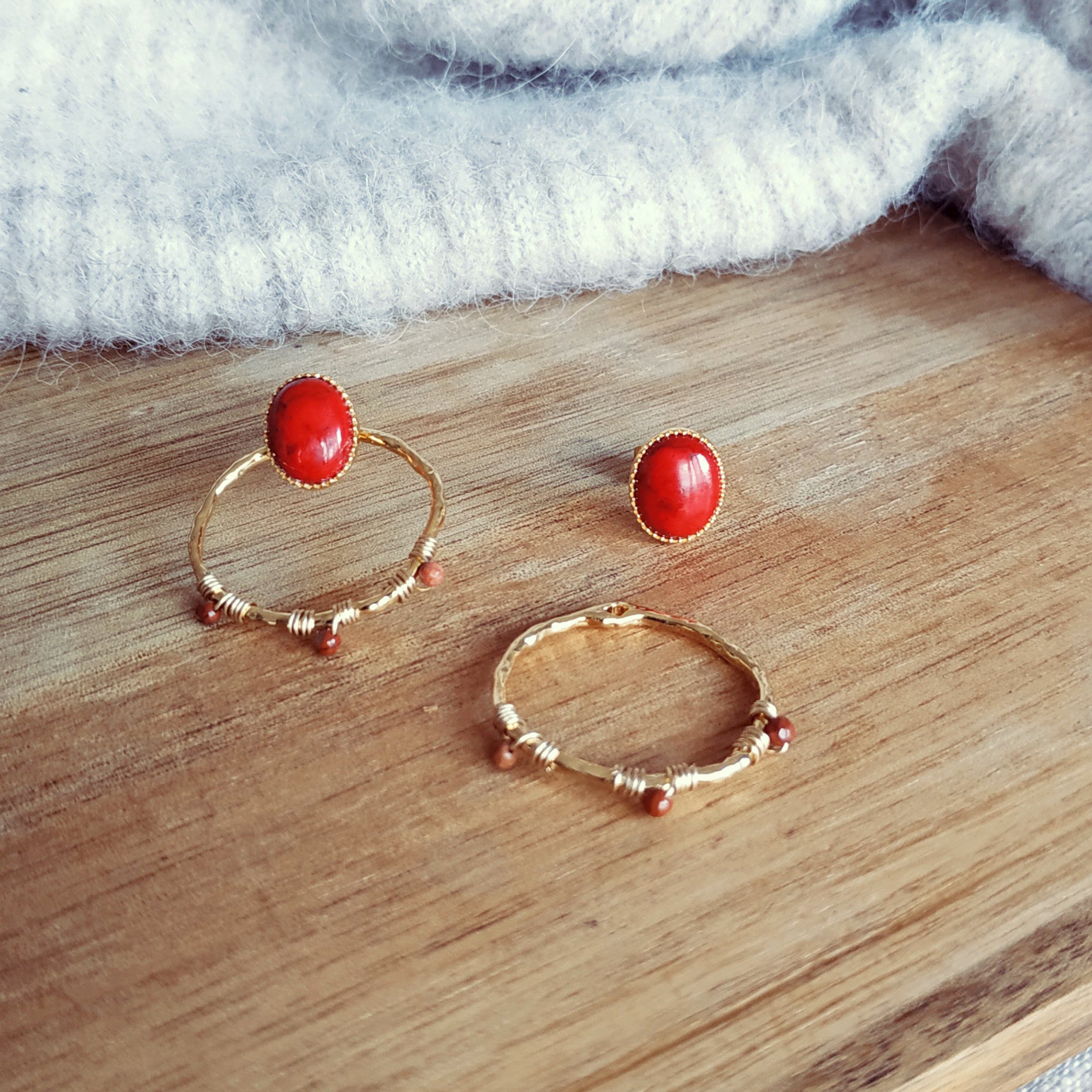 image boucles mau jade rouge